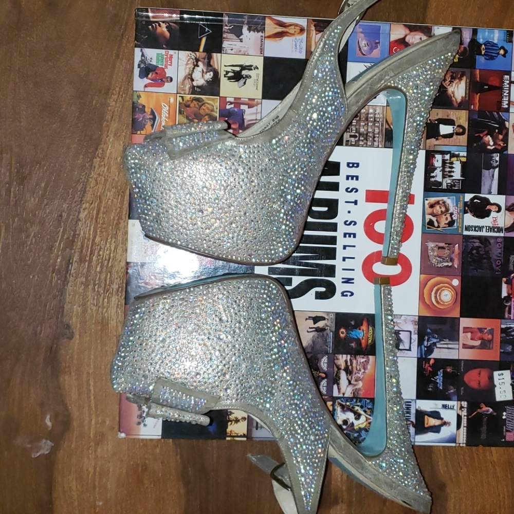Betsy Johnson Rhinestone bow platforms  8.5 - Picture 10 of 15